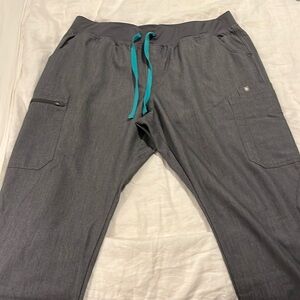 Figs yola scrub pants in xl graphite
